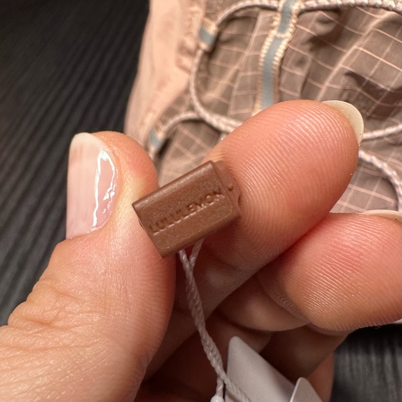 Lululemon Drawcord Hiking Cap NWT S/M (PCLY/ANCP) - Picture 11 of 14